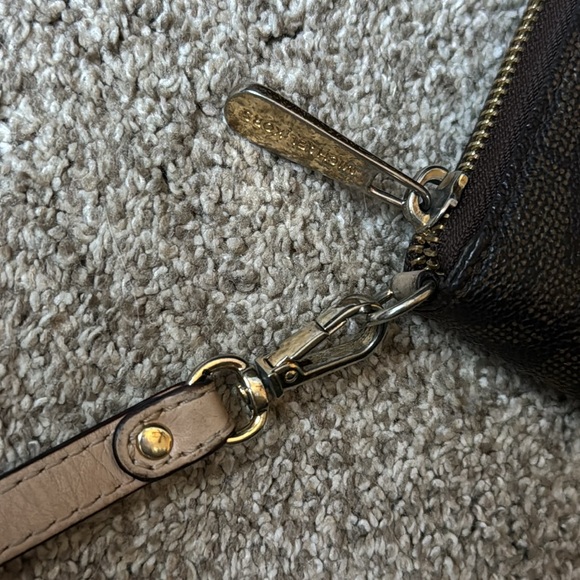 Michael Kors Wallet - Picture 3 of 6